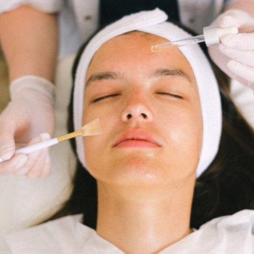 Discover the Benefits of Face Oils for Your Skincare Routine