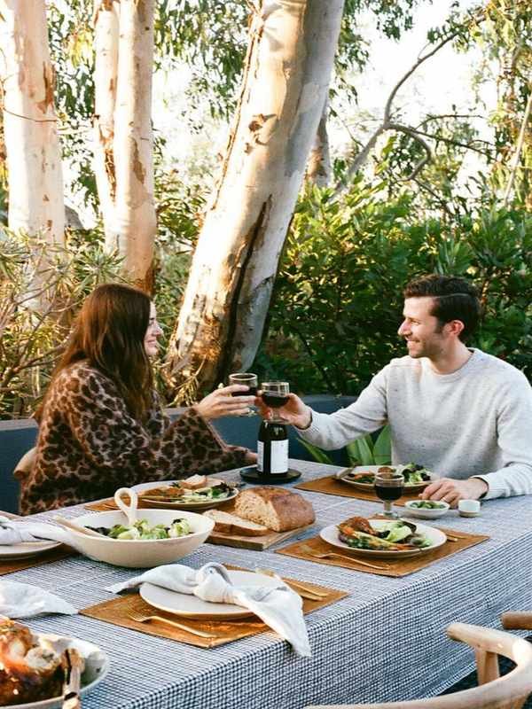 Ways to Meet New People Without Relying on Dating Apps