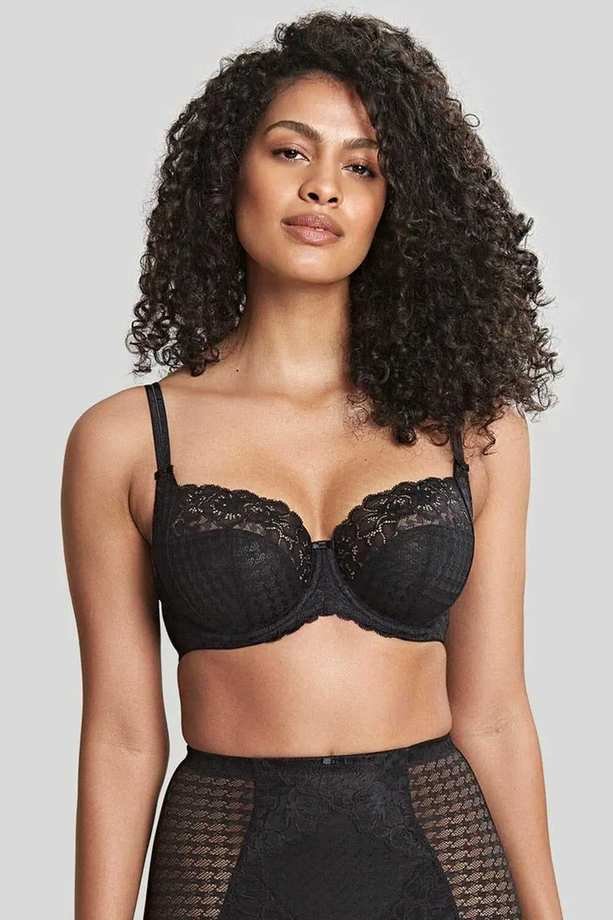 Essential Bras for Heavy Busts: Comfort, Style, and Support