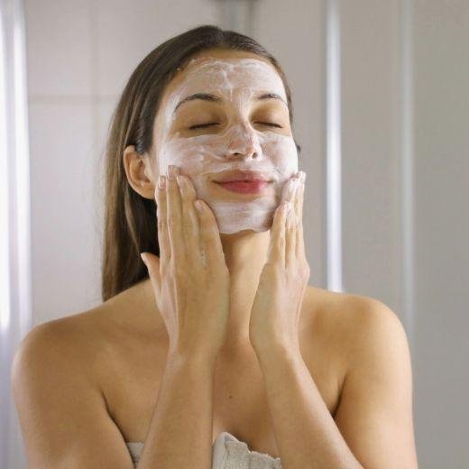 4 Signs You're Choosing the Wrong Cleanser for Your Skin
