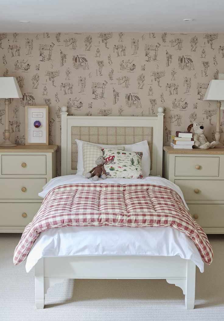 Designing kids' bedrooms with quilt on bed