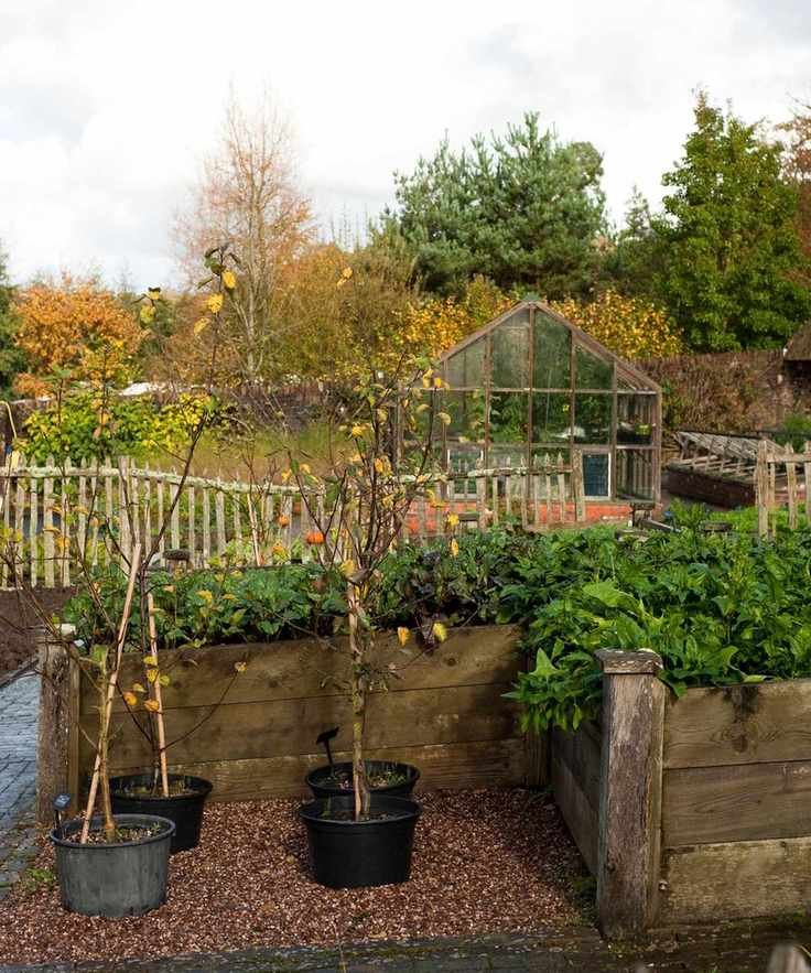 Fall raised garden bed