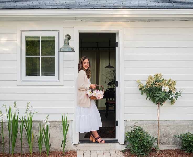 Explore a Floral Designer's Dream Studio and Her Top Arranging Tips