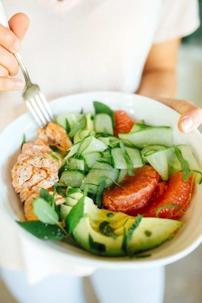Salmon, Cucumber and Grapefruit Detox Salad_healthy salmon recipes