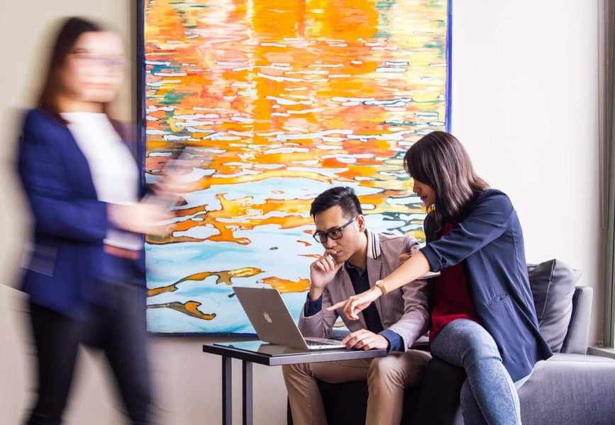 When Should You Consider a Financial Advisor or Just Some Guidance?