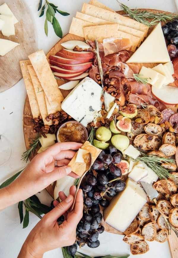Delicious Baked Brie Recipes for Festive Gatherings