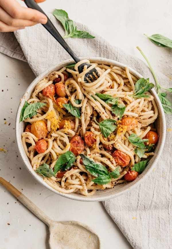Creamy Vegan Pasta with Tomatoes and Basil