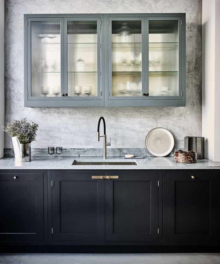 Dark kitchen cabinet idea with Shaker cabinetry