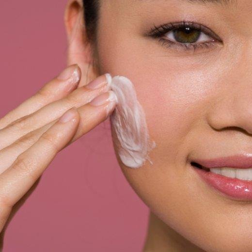 skin-sensitivity-luck-blog-2.png Woman applying moisturizer to sensitive skin