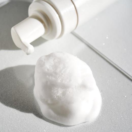 Image of foaming cleanser 