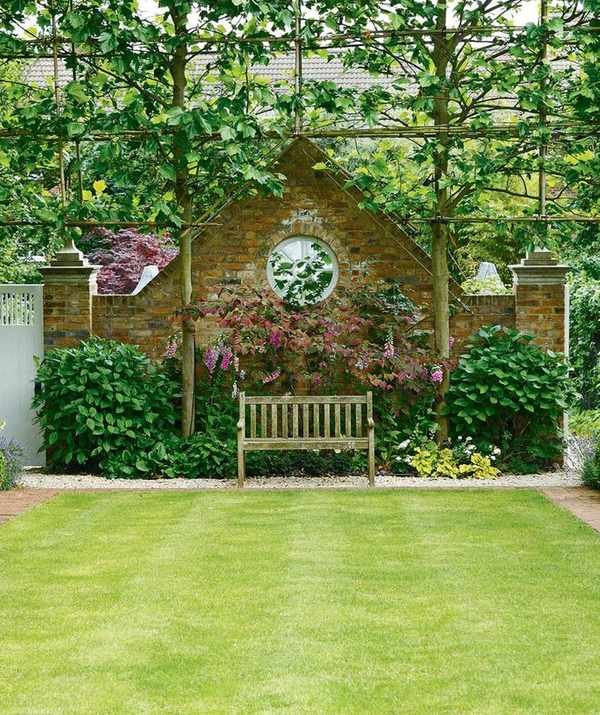 Pristine grass in a large garden