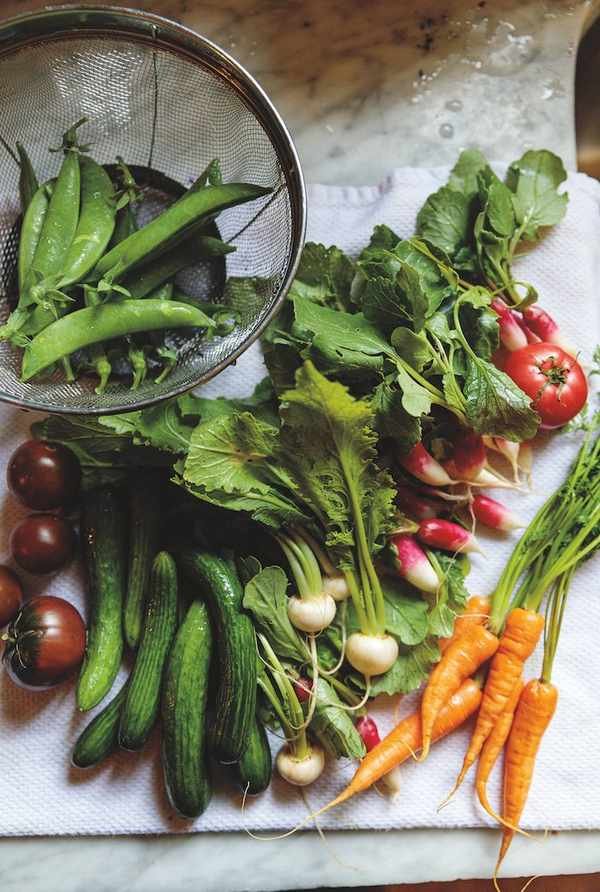 Delicious Summer Crudités and a Flavorful Ranch Dip Recipe