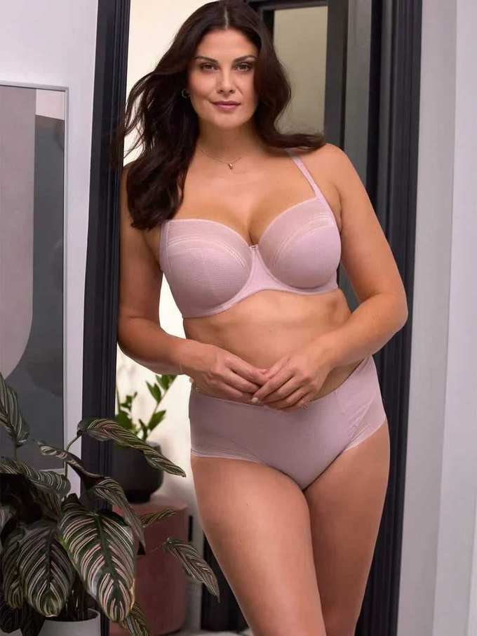 Effective Ways to Prevent Camel Toe in Tight Clothing