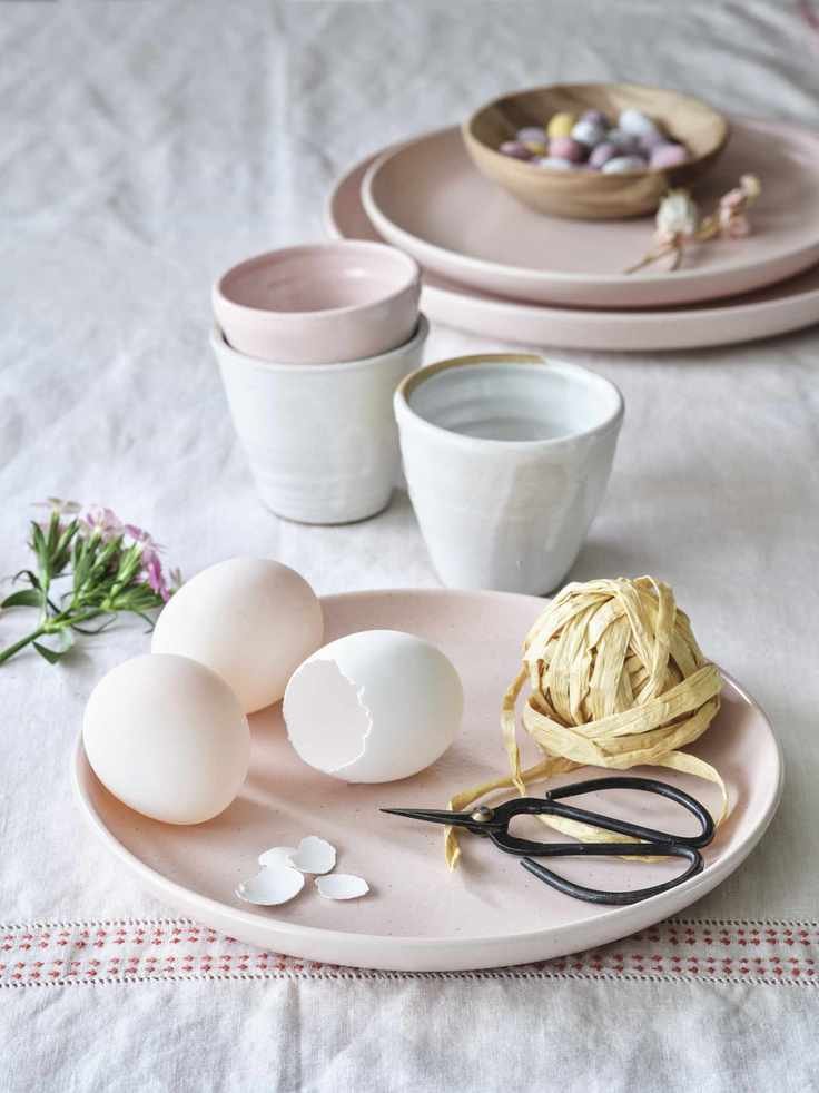 Easter decor egg circlet for easter table decorating
