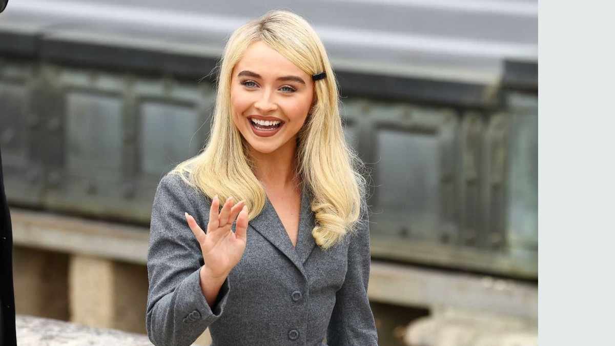 Sabrina Carpenter's Stunning Earthy Living Room Color Palette