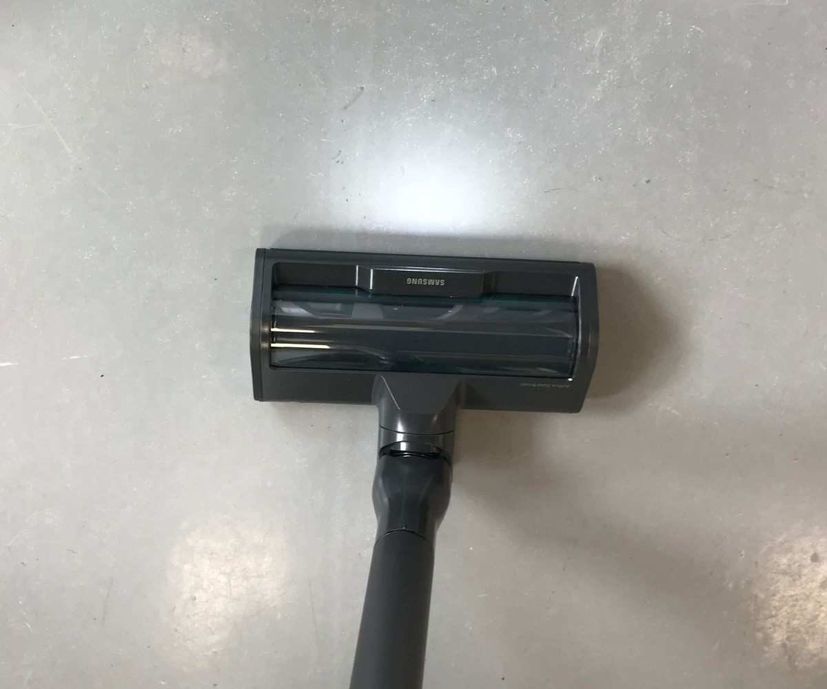 Samsung Bespoke Jet AI Vacuum with an LED