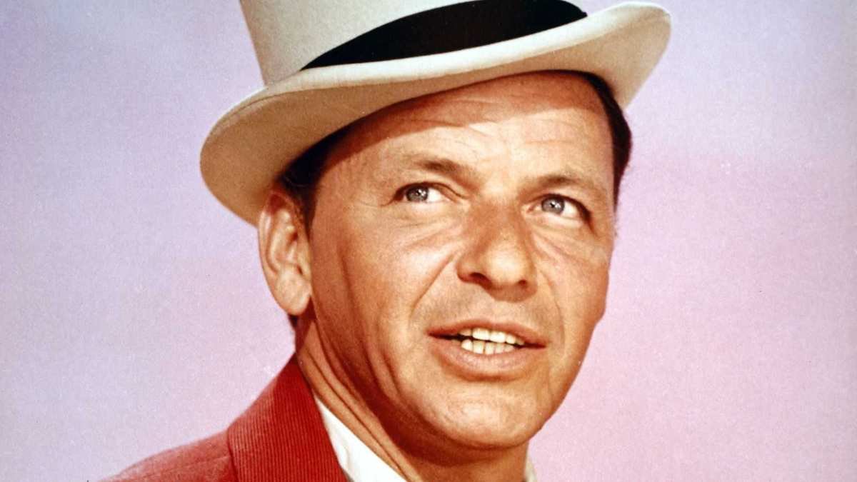 Frank Sinatra's 1940s Pool Features a Diving Board Making a Stylish Return
