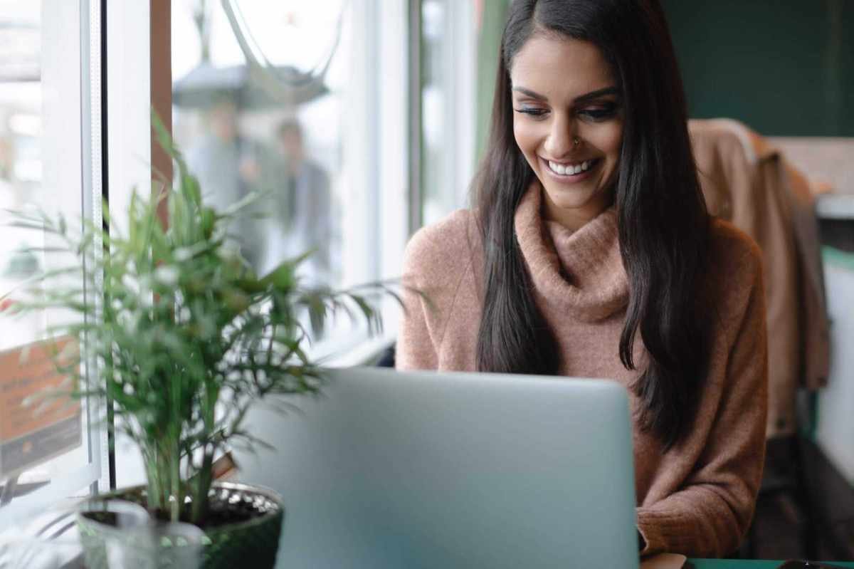 Crafting Professional Emails: Tips for Workplace Communication