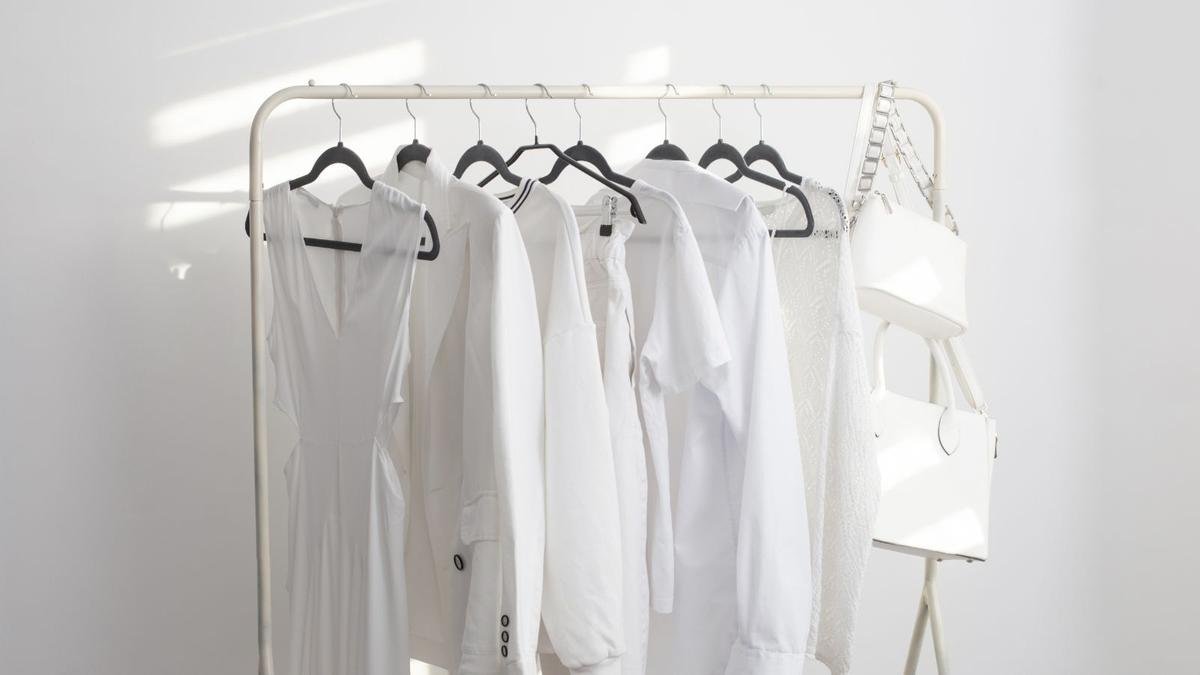 3 Smart Hacks for Transitioning Your Wardrobe from Winter to Summer