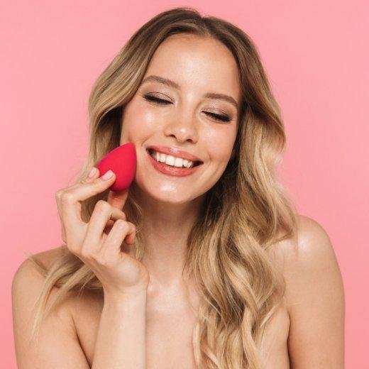Skin Care and Makeup: Harmonizing Your Beauty Routine