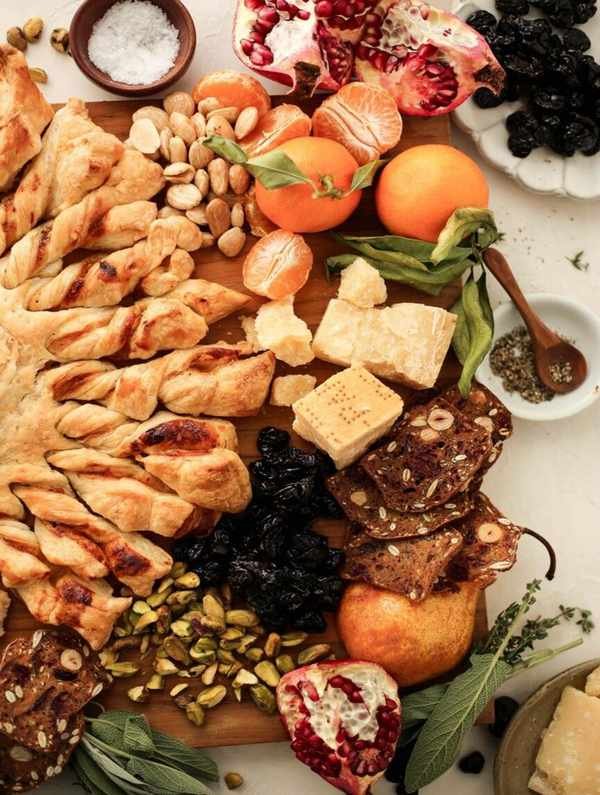 easy holiday recipe - tarte soleile - puff pastry with apricot and brie
