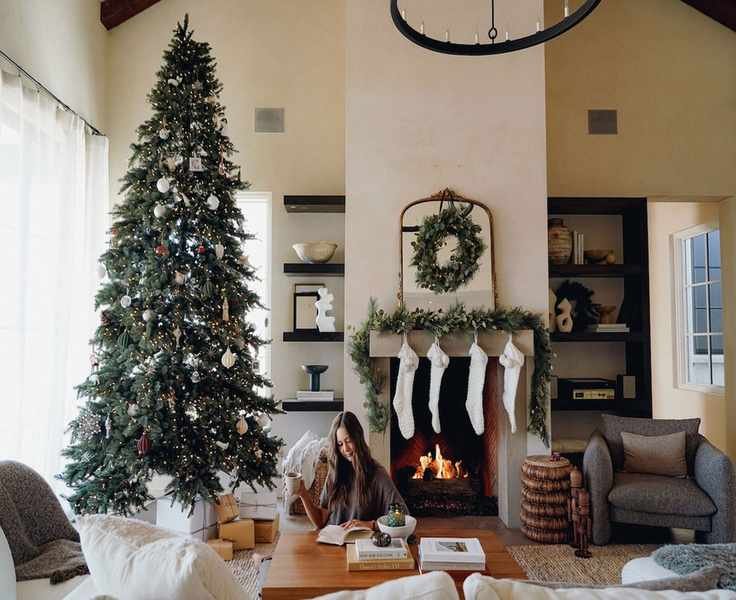 Chic Holiday Outfits to Keep You Stylish and Comfortable
