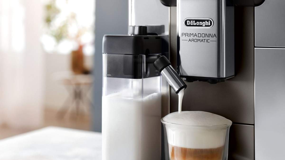 De'Longhi's Latest Coffee Maker Makes Home Brewing Effortless