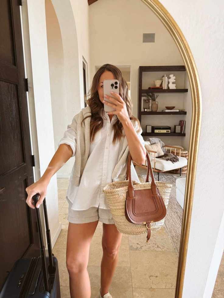 Crafting Your 2025 Capsule Wardrobe for a Purposeful Closet