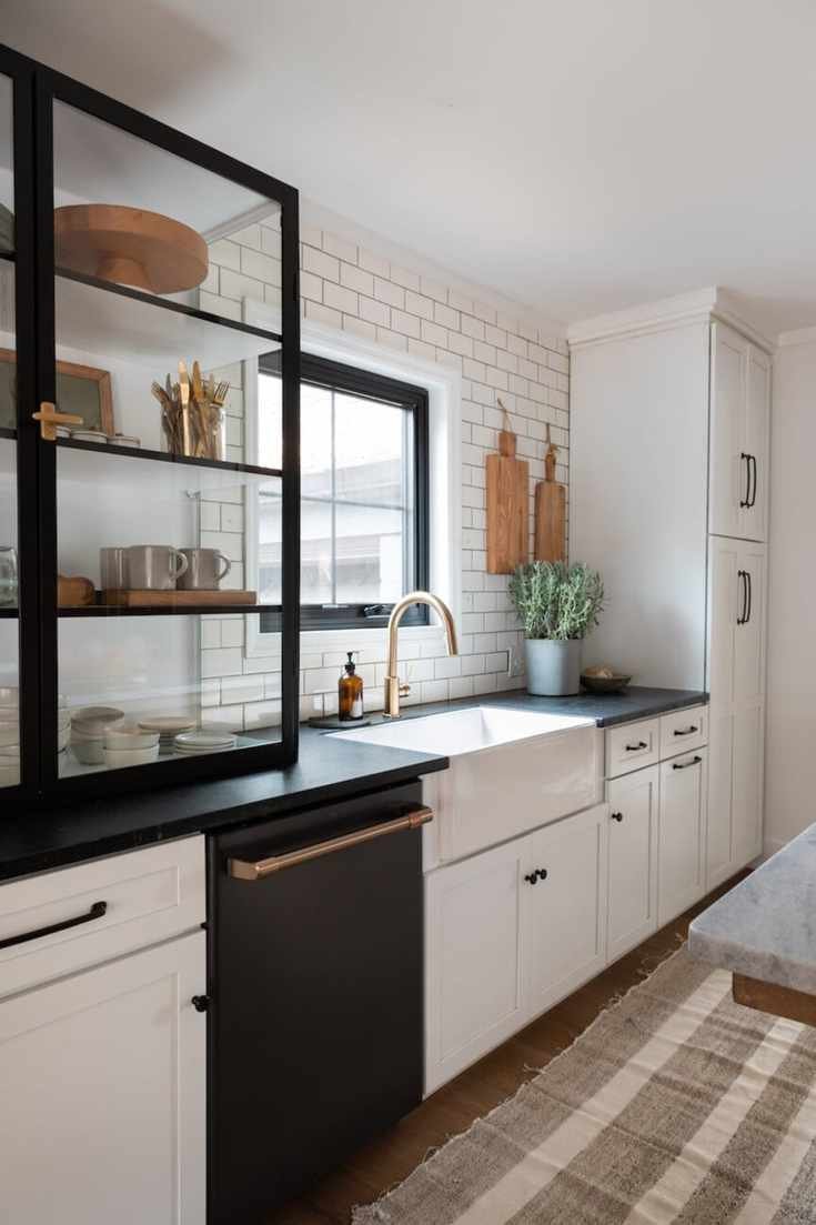 Vintage Meets Modern in This Enchanting Cottage Design
