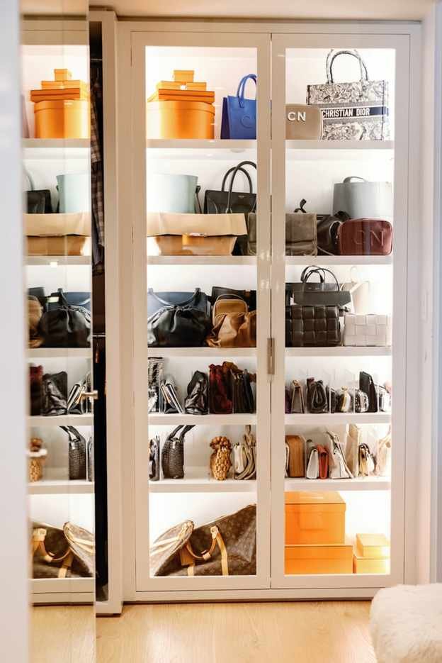 7 Key Accessories to Elevate Your Wardrobe Style