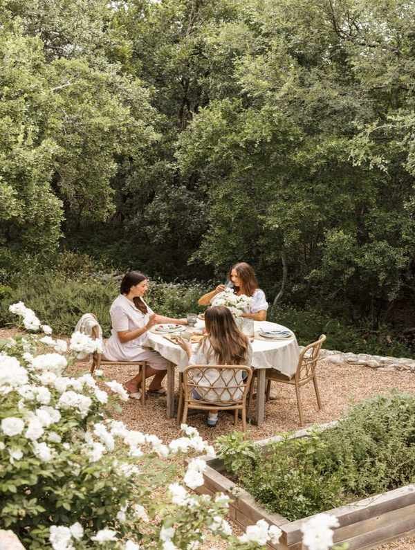 Throwing a Delightful Backyard Gathering for Moms