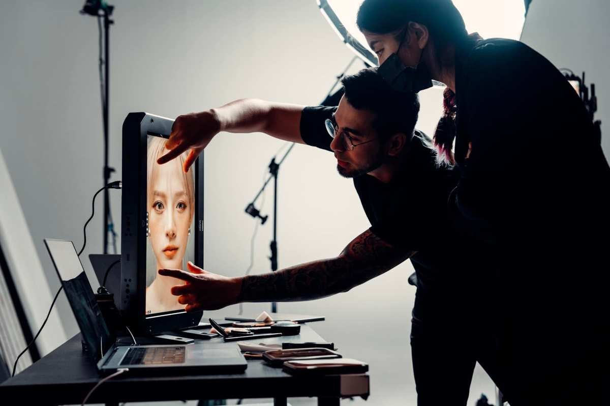Digital Cameras' New Wave: Brands to Know This Year