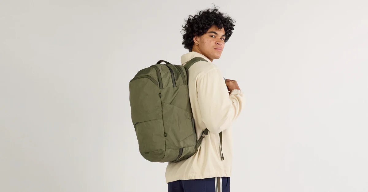 Choosing Between Pakt and Its Travel Bag Competitors